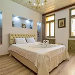 Antonia Traditional Estate