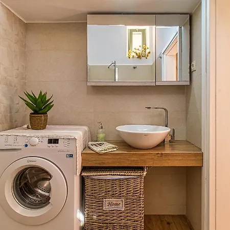 Apartamento Antonia Traditional Estate