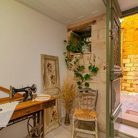 Antonia Traditional Estate * Chania (Crete)